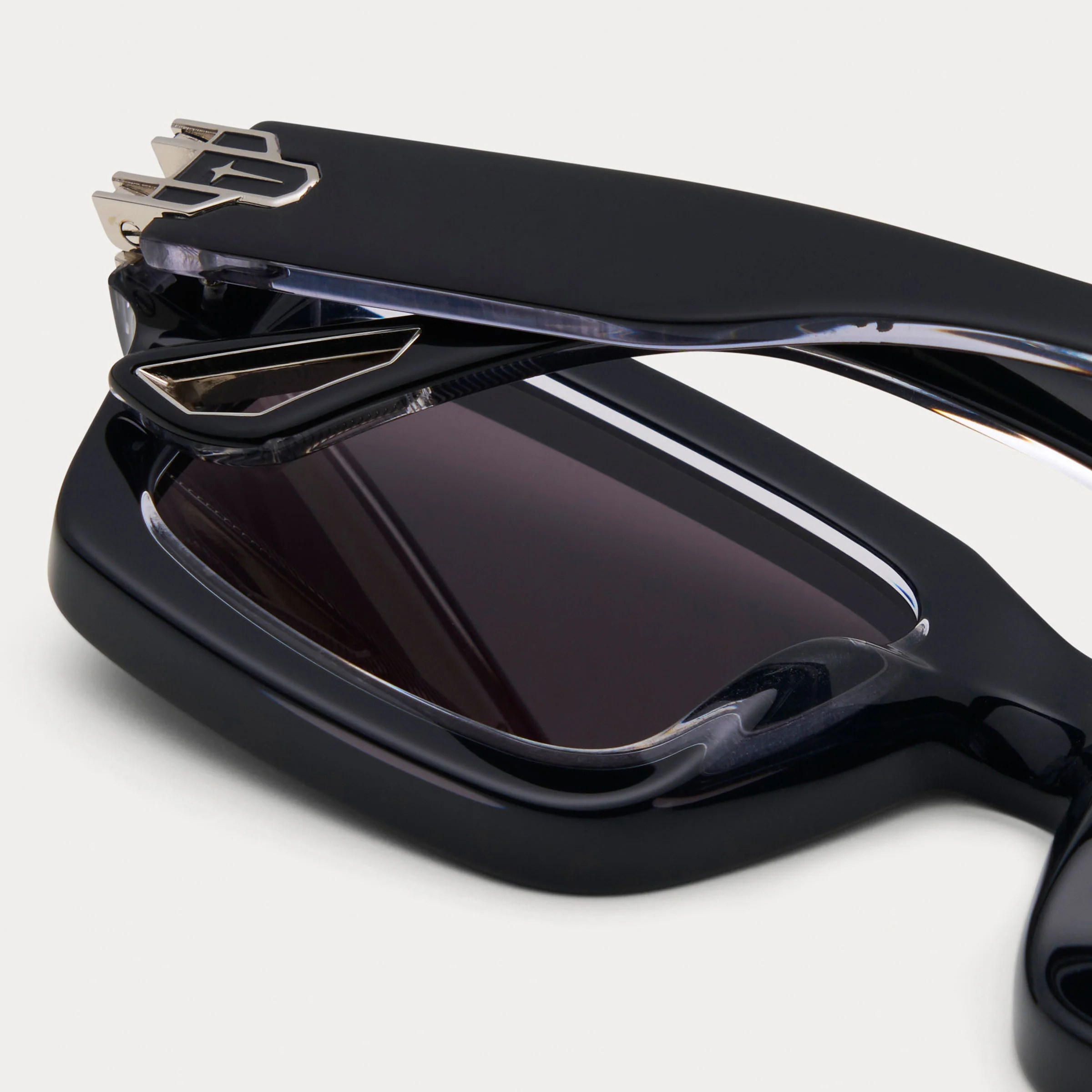 BLACK DEFENDER - Image 7
