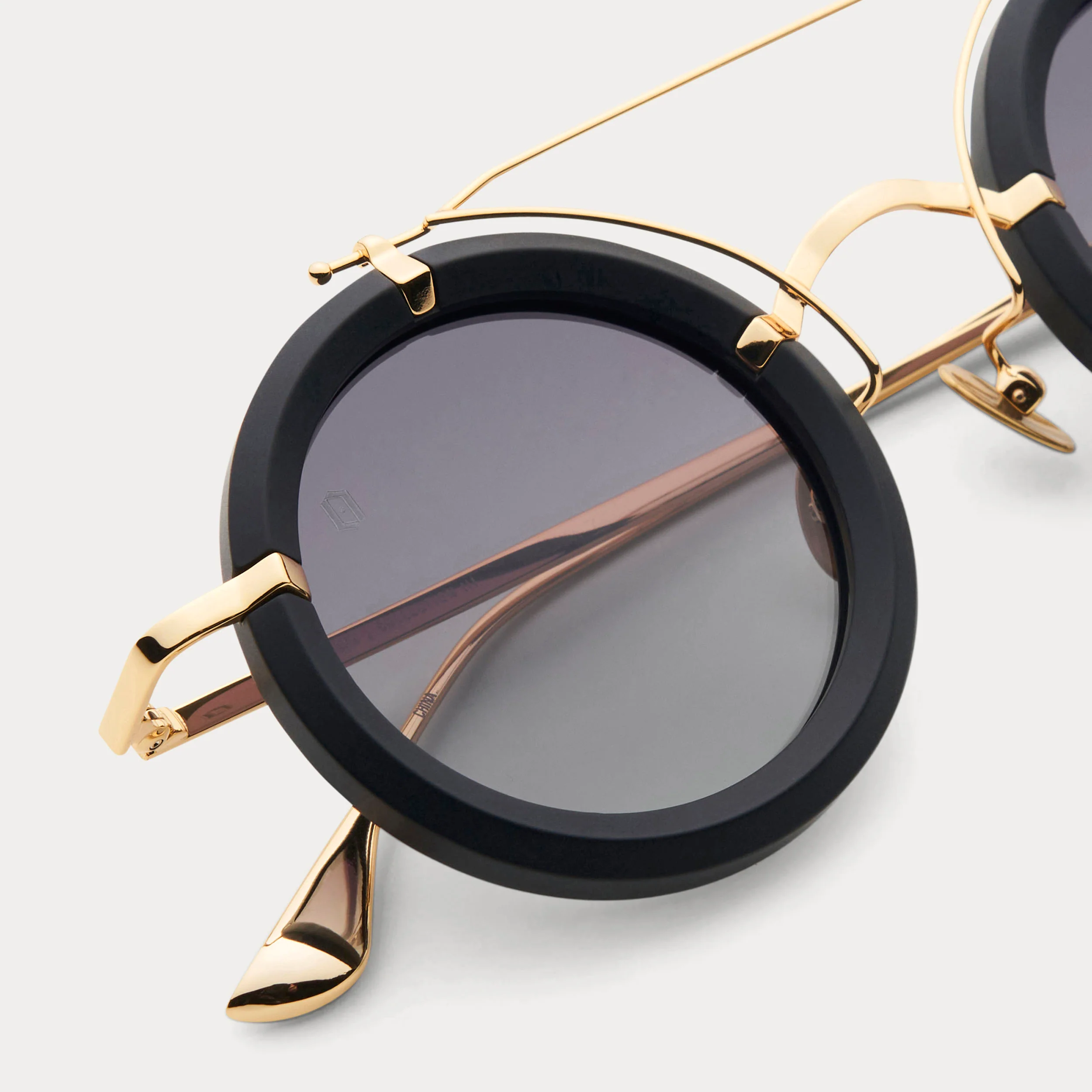 MATTE BLACK GOLD ALCHEMIST - Image 6